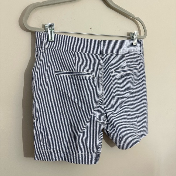 Old Navy sz 6 every day short mini stripe seersucker in blue and white - Picture 2 of 11